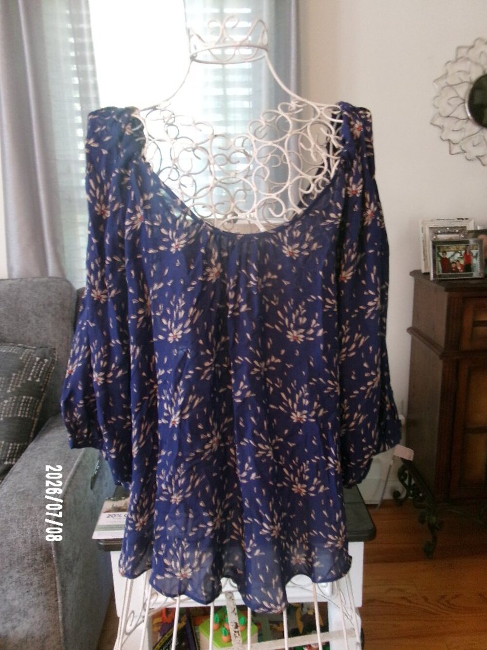 Parker 100% silk Vibrant Blue and Tan Wide Neck Split Sleeve Blouse Sz Medium